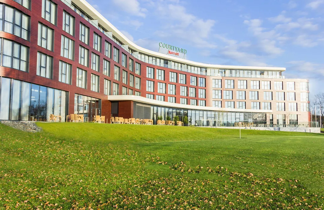 Courtyard By Marriott Wolfsburg-1